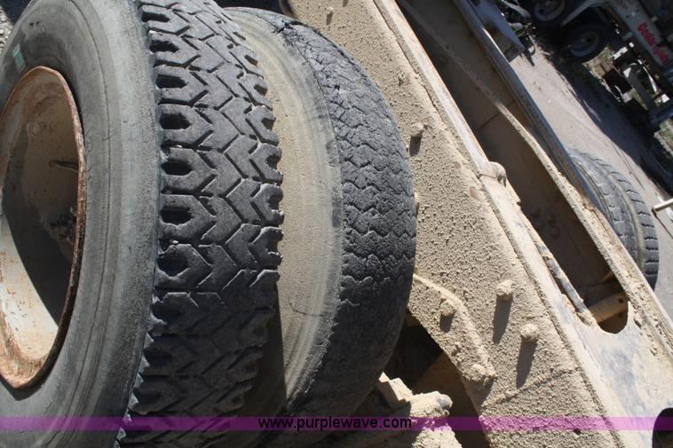 image for item F2630 1973 Mack R600 dump truck