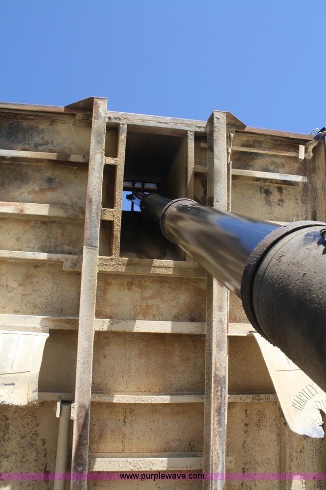 image for item F2630 1973 Mack R600 dump truck