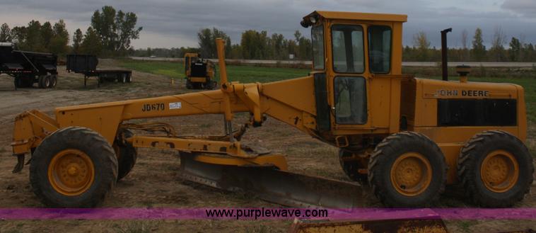 image for item F2645 1978 John Deere 670 articulating motor grader