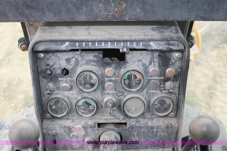 image for item F2645 1978 John Deere 670 articulating motor grader