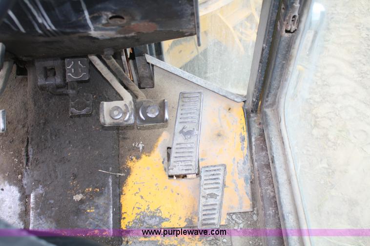 image for item F2645 1978 John Deere 670 articulating motor grader