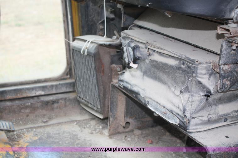 image for item F2645 1978 John Deere 670 articulating motor grader