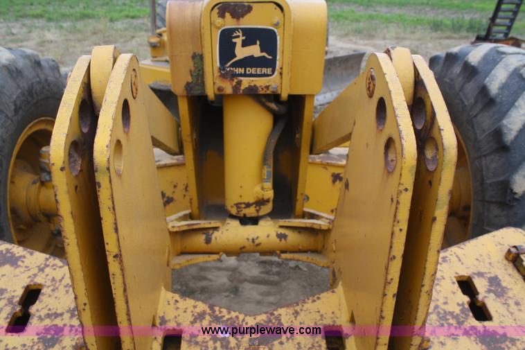 image for item F2645 1978 John Deere 670 articulating motor grader