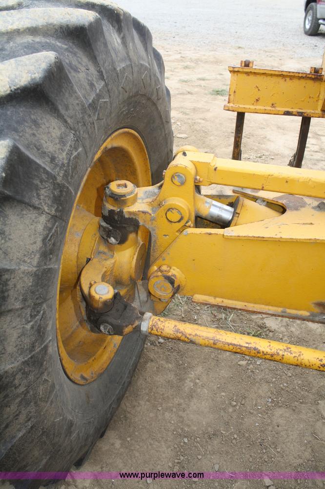 image for item F2645 1978 John Deere 670 articulating motor grader