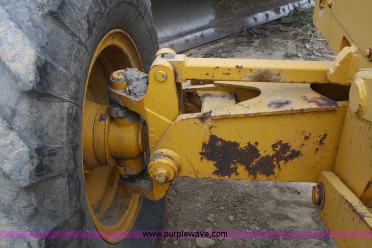 image for item F2645 1978 John Deere 670 articulating motor grader