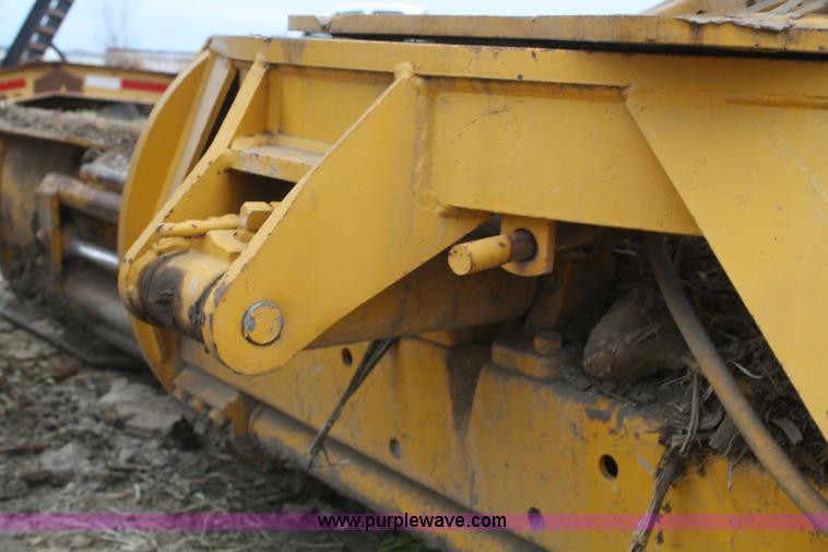 image for item F2645 1978 John Deere 670 articulating motor grader