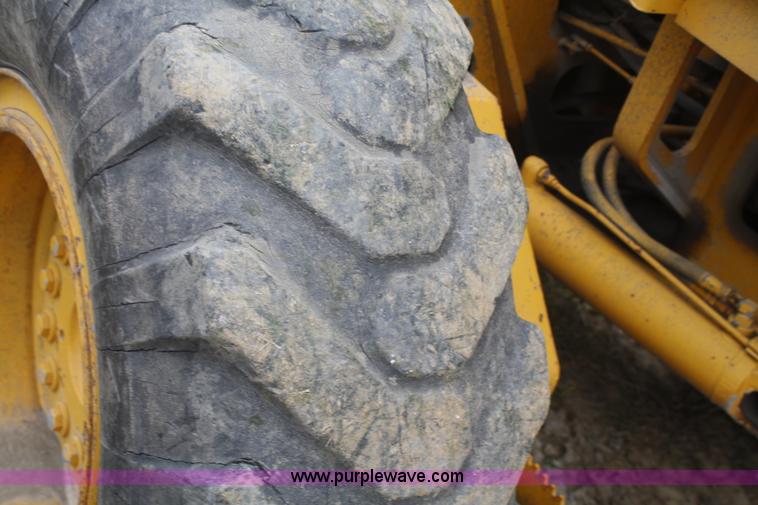 image for item F2645 1978 John Deere 670 articulating motor grader