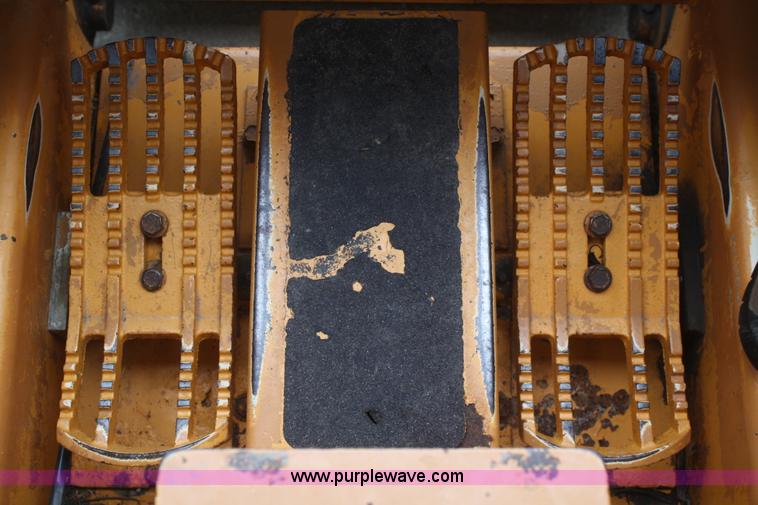 image for item F2650 Mustang 2042 skid steer