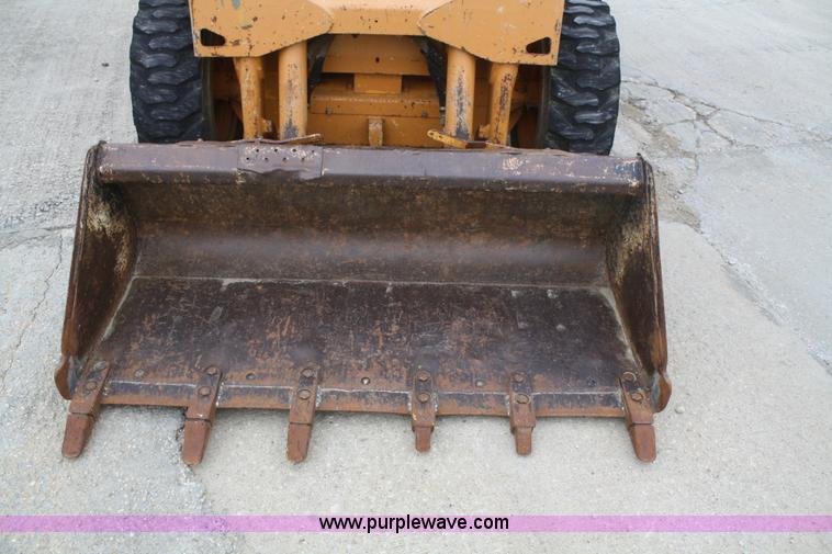 image for item F2650 Mustang 2042 skid steer