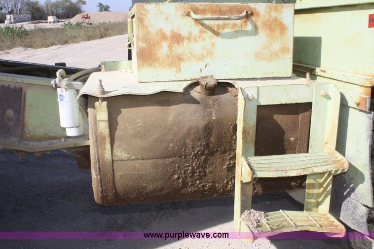 image for item F2656 Euclid R22 haul truck