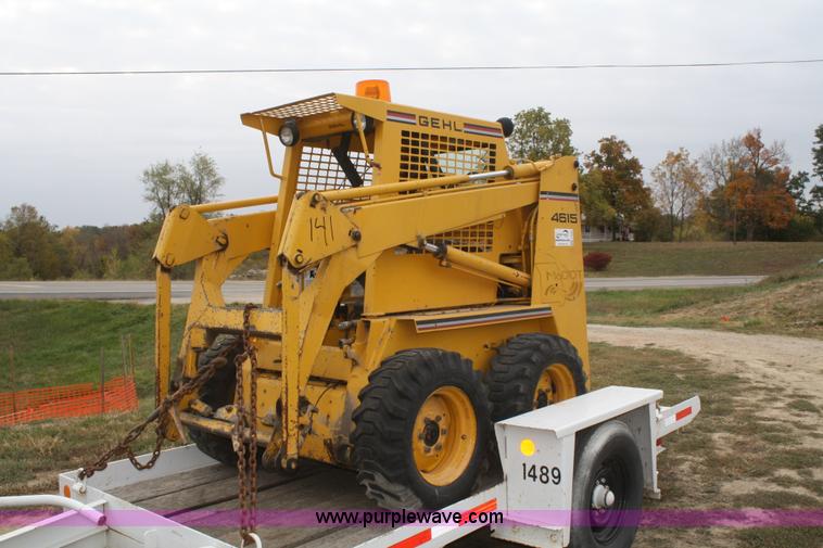 image for item F2658 1989 Gehl 4615 skid steer