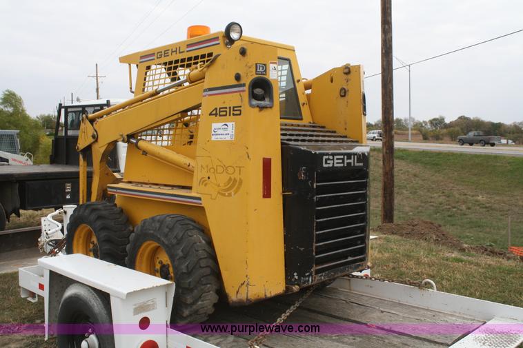 image for item F2658 1989 Gehl 4615 skid steer