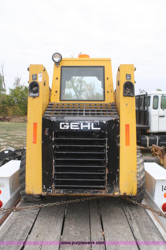 image for item F2658 1989 Gehl 4615 skid steer