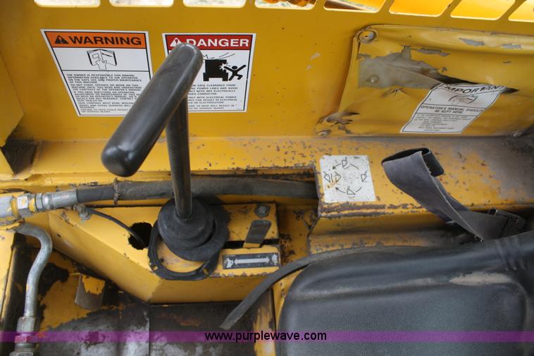 image for item F2658 1989 Gehl 4615 skid steer