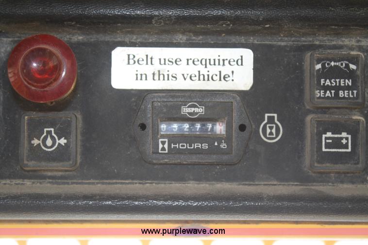 image for item F2658 1989 Gehl 4615 skid steer