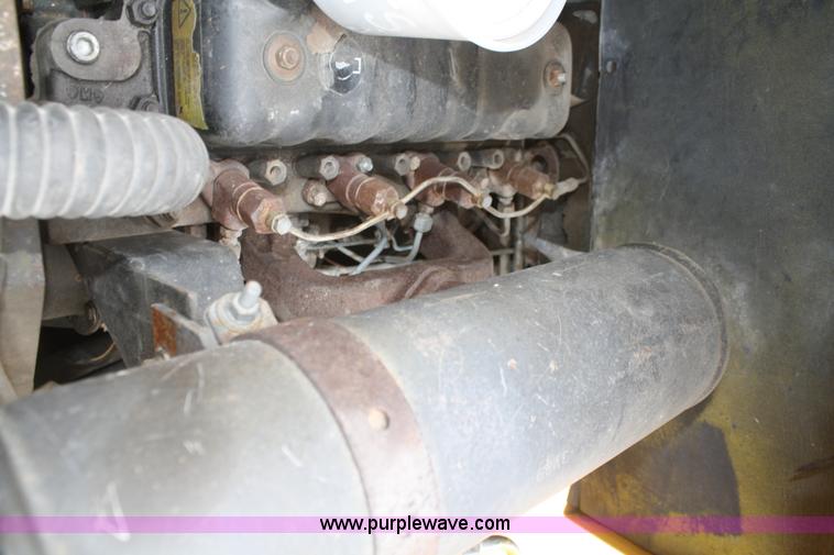 image for item F2658 1989 Gehl 4615 skid steer