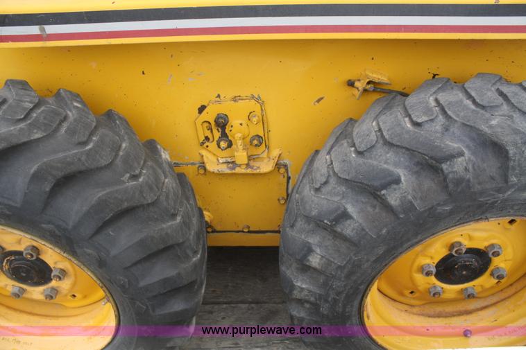 image for item F2658 1989 Gehl 4615 skid steer