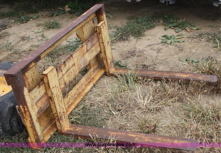 image for item F2658 1989 Gehl 4615 skid steer