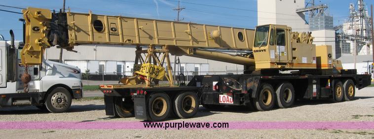 image for item F4578 1985 Grove TMS760 60 ton hydraulic crane with carrier