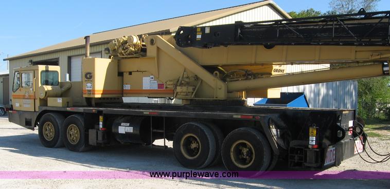image for item F4578 1985 Grove TMS760 60 ton hydraulic crane with carrier