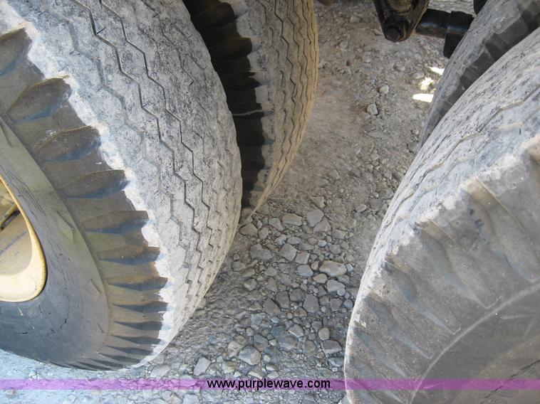 image for item F4578 1985 Grove TMS760 60 ton hydraulic crane with carrier