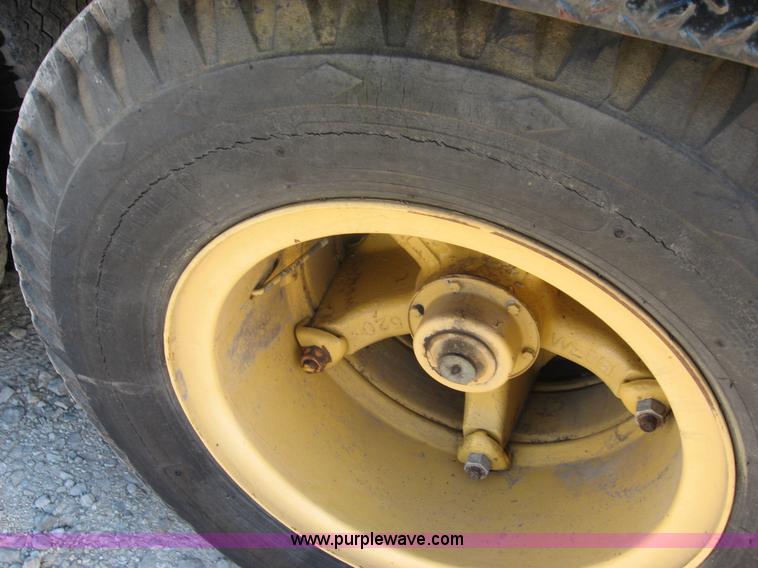 image for item F4578 1985 Grove TMS760 60 ton hydraulic crane with carrier