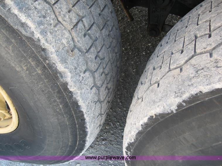 image for item F4578 1985 Grove TMS760 60 ton hydraulic crane with carrier