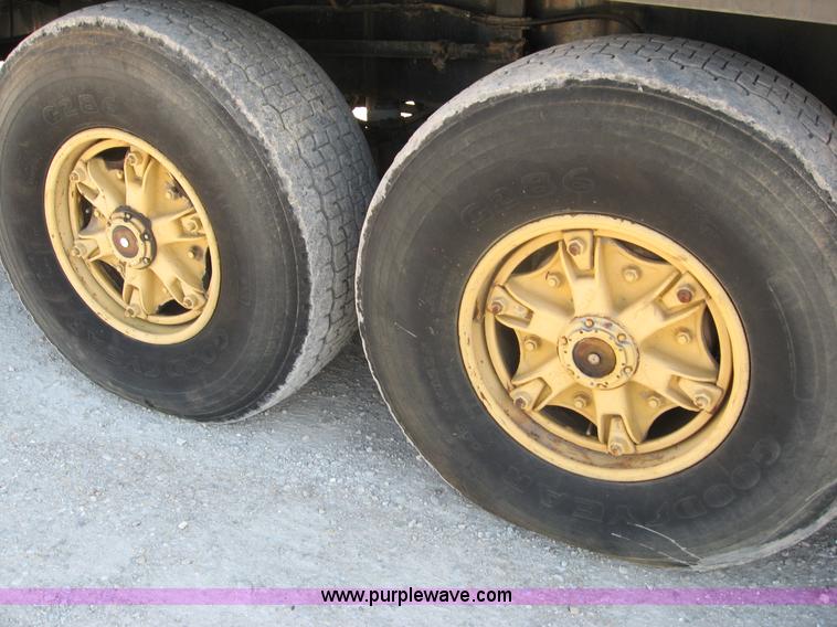 image for item F4578 1985 Grove TMS760 60 ton hydraulic crane with carrier