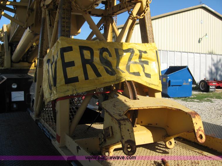 image for item F4578 1985 Grove TMS760 60 ton hydraulic crane with carrier