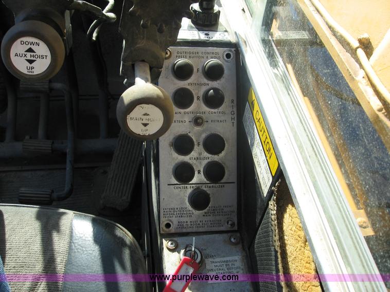 image for item F4578 1985 Grove TMS760 60 ton hydraulic crane with carrier