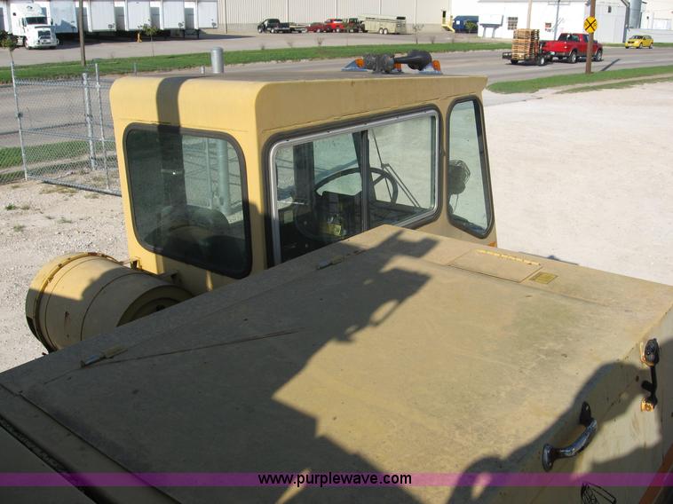 image for item F4578 1985 Grove TMS760 60 ton hydraulic crane with carrier