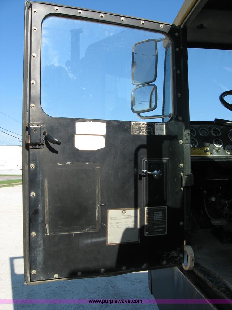 image for item F4578 1985 Grove TMS760 60 ton hydraulic crane with carrier