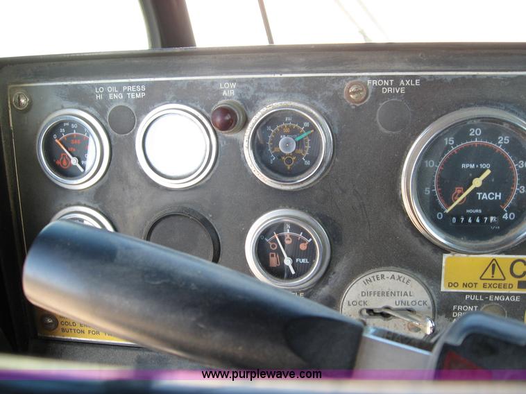 image for item F4578 1985 Grove TMS760 60 ton hydraulic crane with carrier