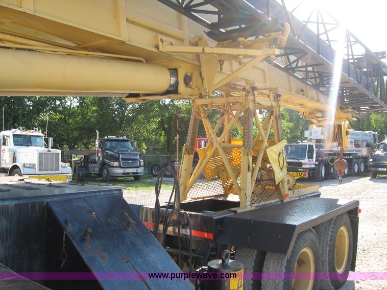 image for item F4578 1985 Grove TMS760 60 ton hydraulic crane with carrier