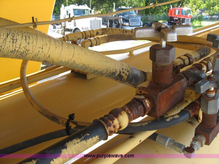 image for item F4578 1985 Grove TMS760 60 ton hydraulic crane with carrier