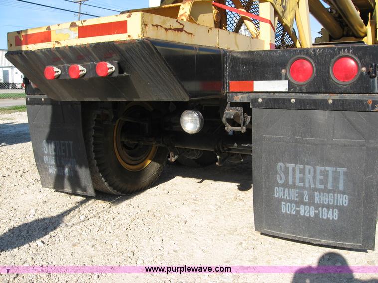 image for item F4578 1985 Grove TMS760 60 ton hydraulic crane with carrier