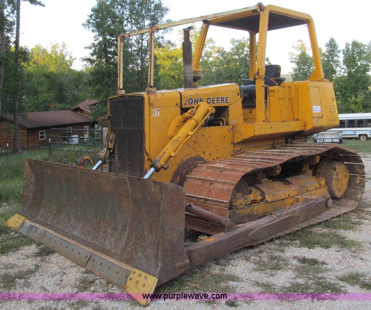 image for item F4581 1979 John Deere 750E dozer