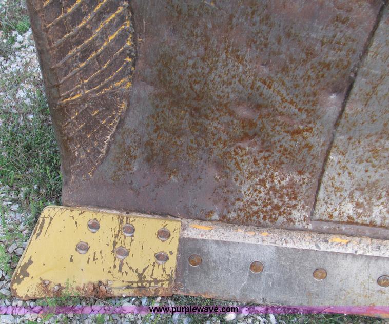 image for item F4581 1979 John Deere 750E dozer