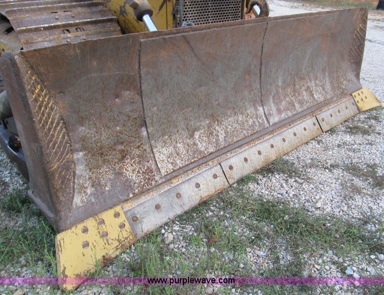 image for item F4581 1979 John Deere 750E dozer