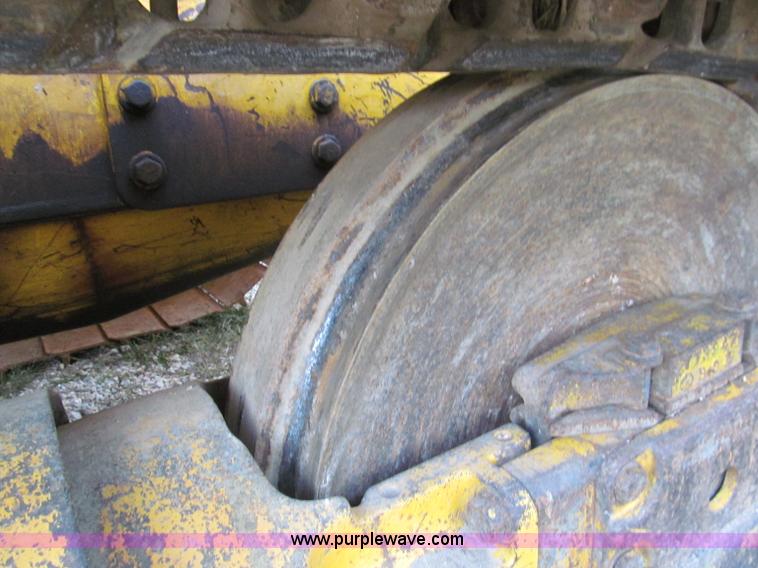 image for item F4581 1979 John Deere 750E dozer