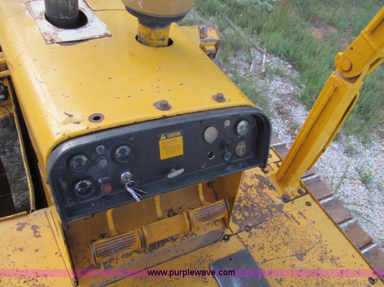 image for item F4581 1979 John Deere 750E dozer