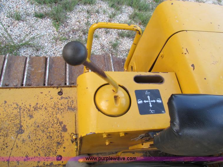 image for item F4581 1979 John Deere 750E dozer