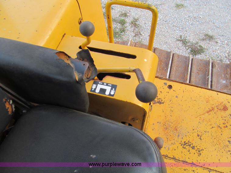 image for item F4581 1979 John Deere 750E dozer