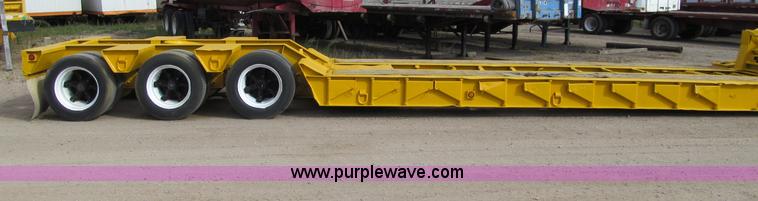 image for item F5529 1989 Trail King 50 ton lowboy trailer