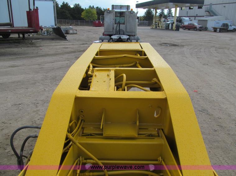 image for item F5529 1989 Trail King 50 ton lowboy trailer