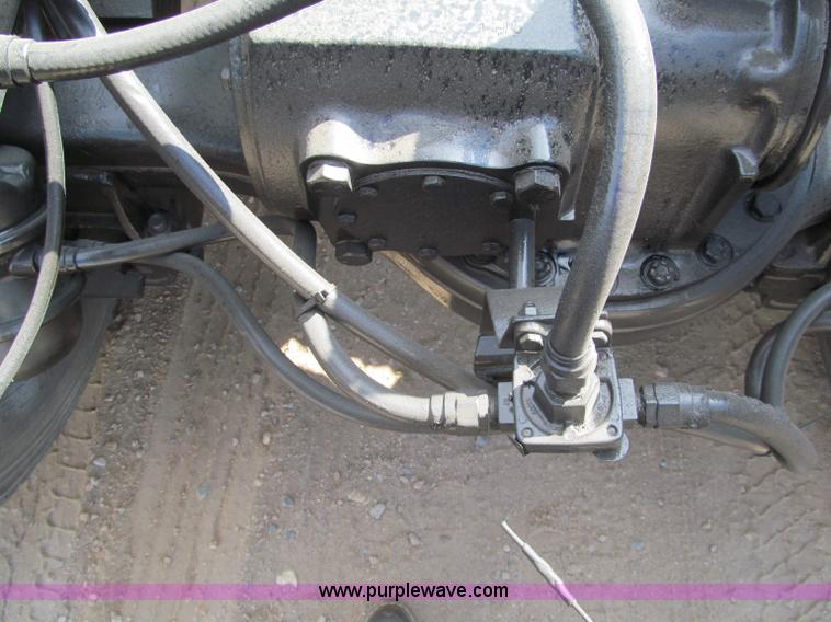 image for item F5531 2003 Mack RD600K semi truck