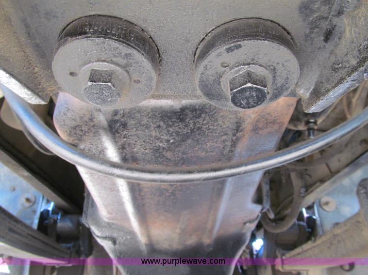 image for item F5531 2003 Mack RD600K semi truck