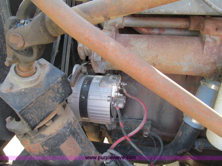 image for item F5531 2003 Mack RD600K semi truck