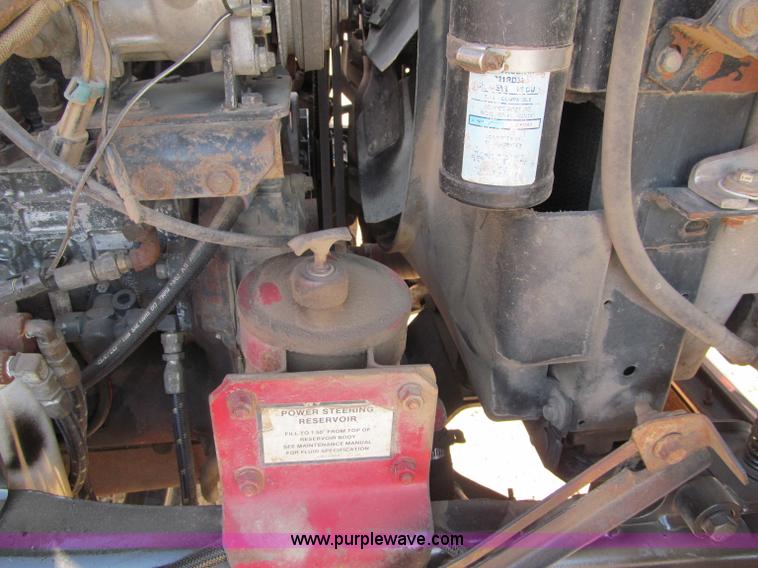 image for item F5531 2003 Mack RD600K semi truck