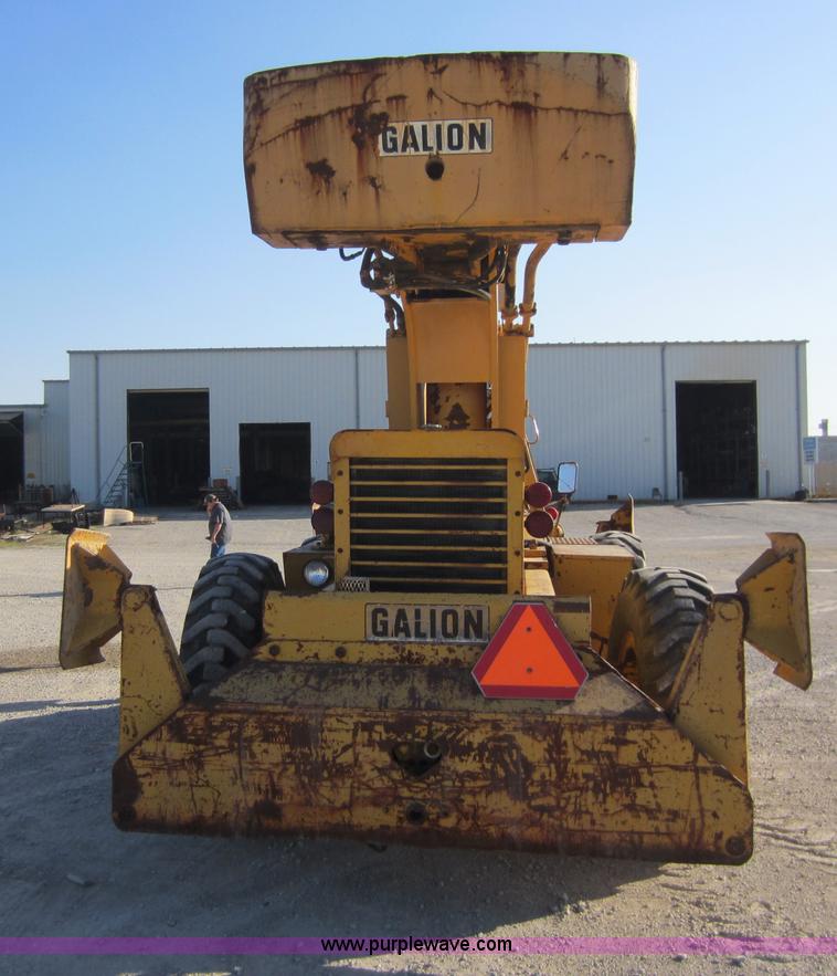 image for item F6529 Galion 125 hydraulic crane